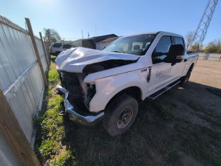2019 Ford F-250 XL - Exterior Front Left Corner Image